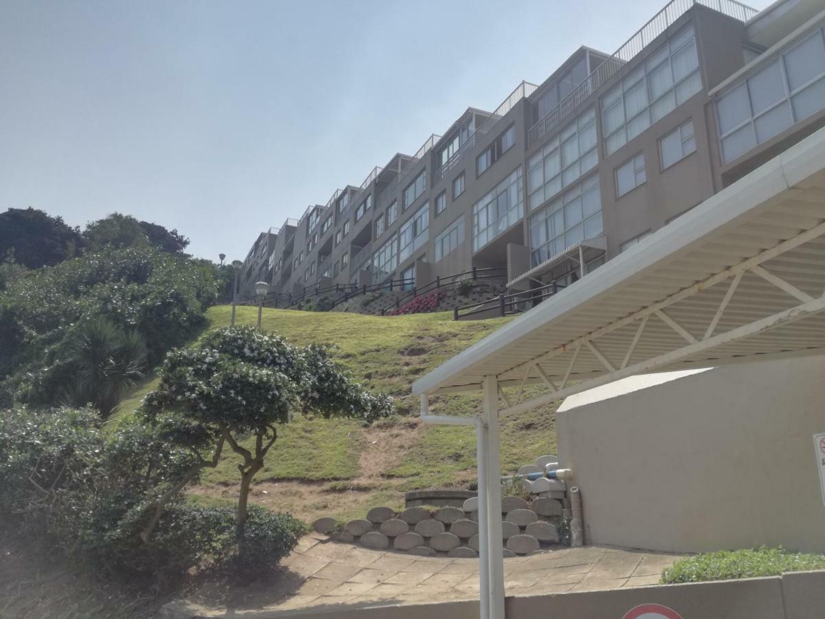 83m² 3 slaapkamer, 2 privé badkamer Appartement in Umdloti Buitenkant foto